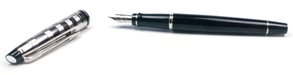Waterman Expert 3 Deluxe Black Fountain Pen Open Cap 2
