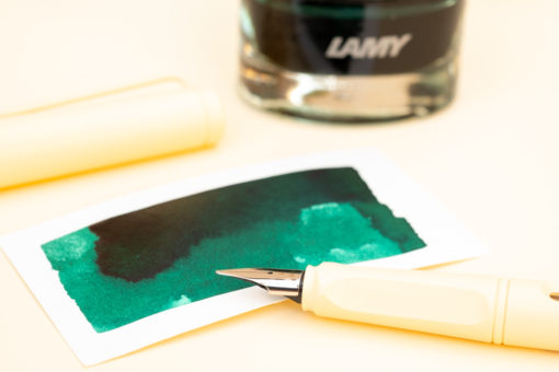 Lamy Safari Fountain Pen - Cream (2022 Special Edition)