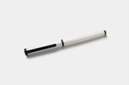 TOOLS to LIVEBY "Le Chat " Fountain Pen - White