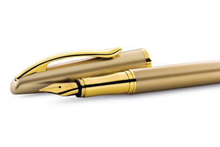 Pelikan Fountain Pen Jazz Noble Elegance gold cap next to nib