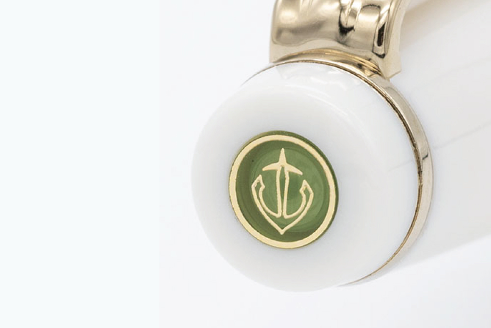 Sailor Pro Gear Slim Fountain Pen - Tea Time Around The World - Mint & Sugar close up of sailor log