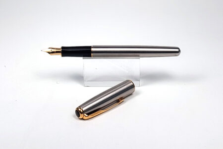 Parker Sonnet Fountain Pen - Stainless Steel with Gold Trim- Fine (Pre Loved) uncapped